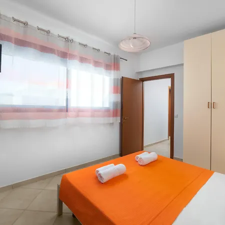 Maripaul Family * Lardos