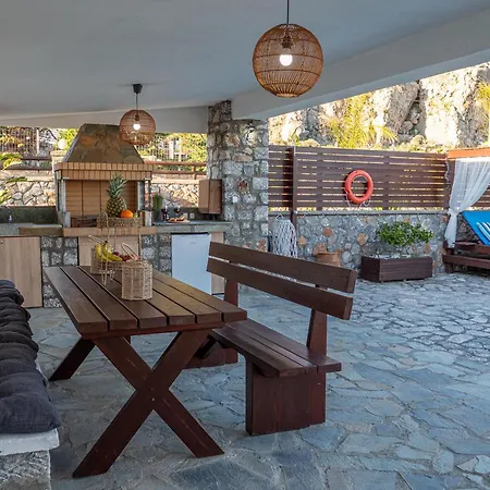 Maripaul Family Λάρδος