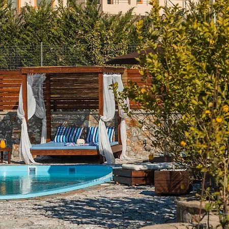 Maripaul Family Λάρδος