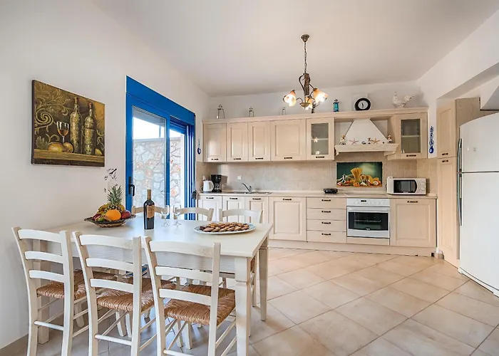 度假居 Maripaul Family