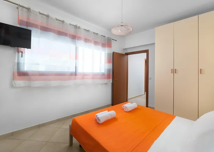 Maripaul Family * Lardos