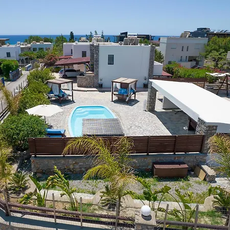 Maripaul Family Lardos