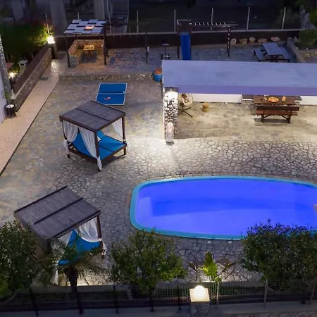 Maripaul Family Semesterbostad Lardos