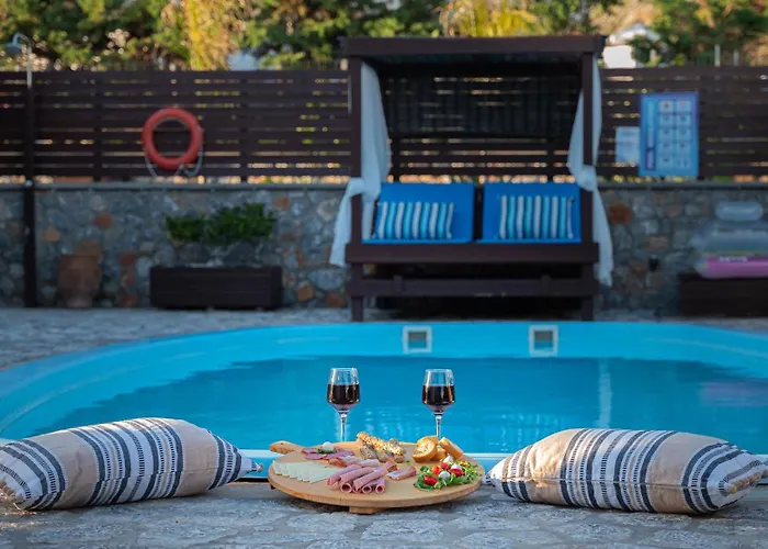 펜션 Maripaul Family 라도스